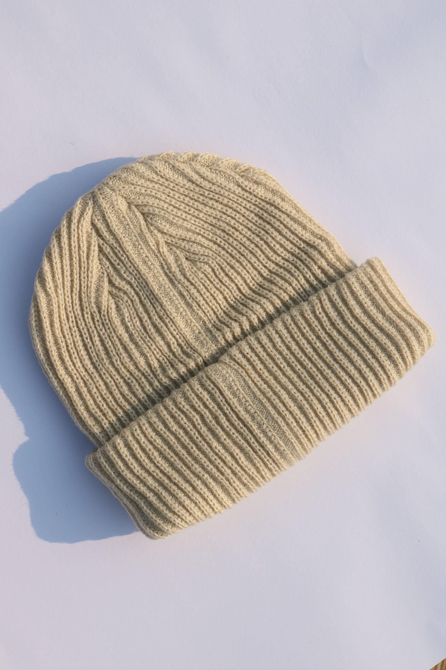 ESSENTIAL RIBBED BEANIE - LG